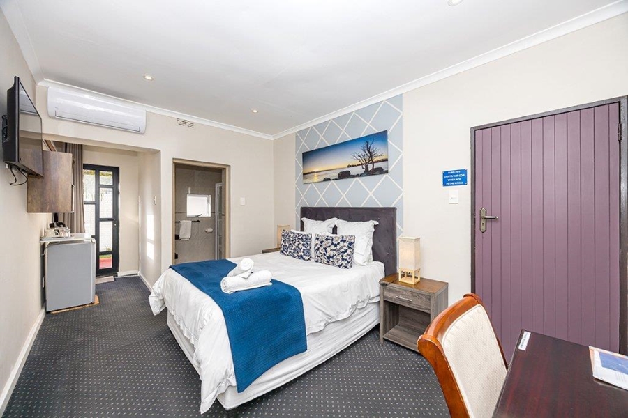 10 Bedroom Property for Sale in Milnerton Western Cape
